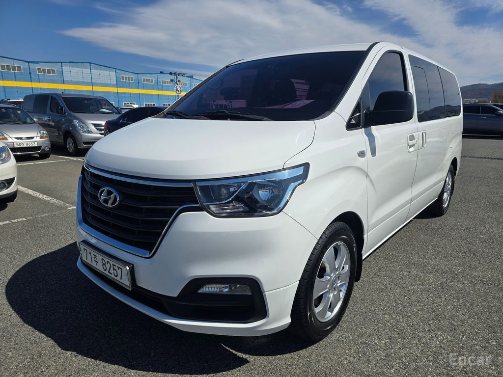 Hyundai Starex