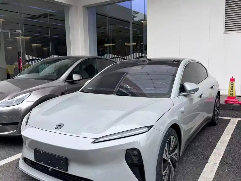 NIO ET5