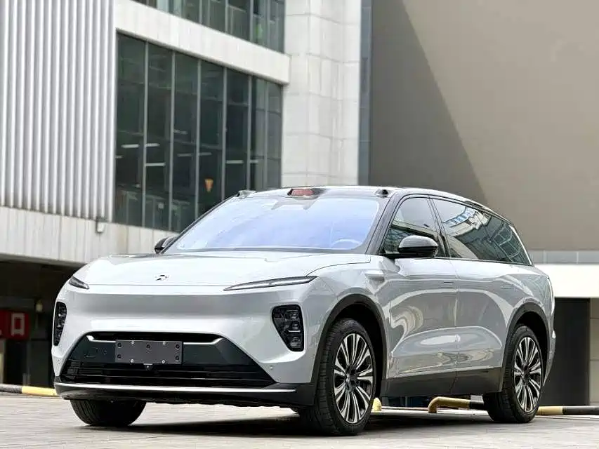 NIO ES8