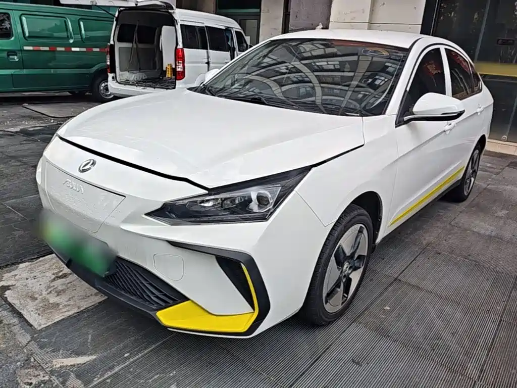 Dongfeng E70
