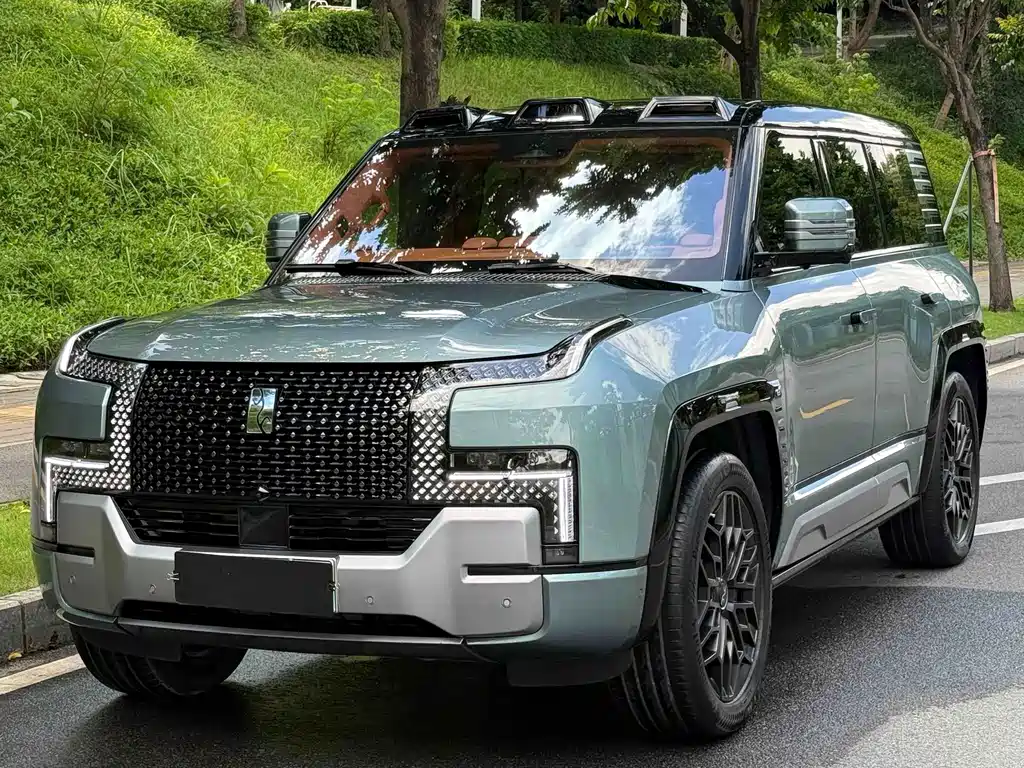 Yangwang U8