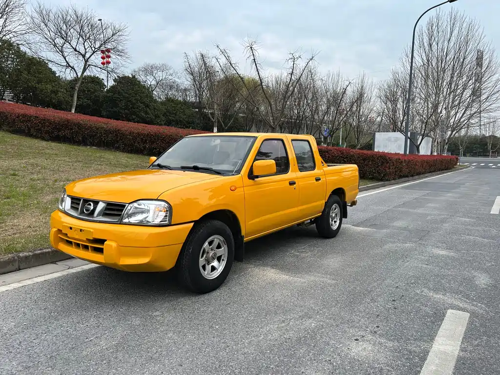 Nissan D22