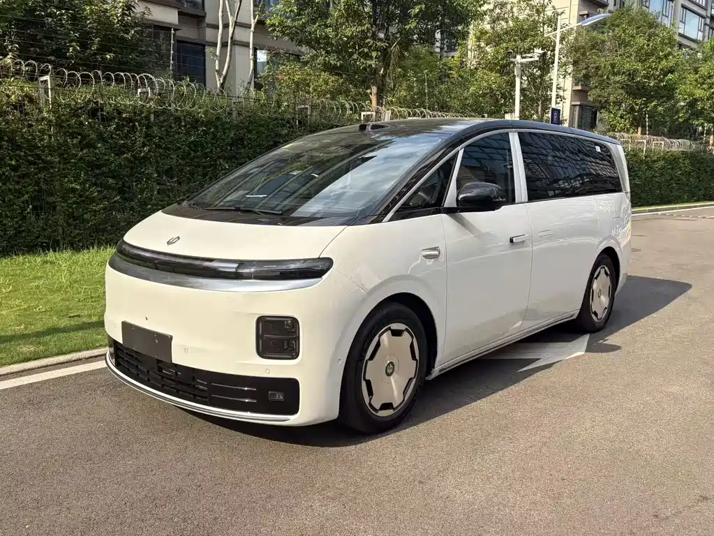 Leapmotor D99