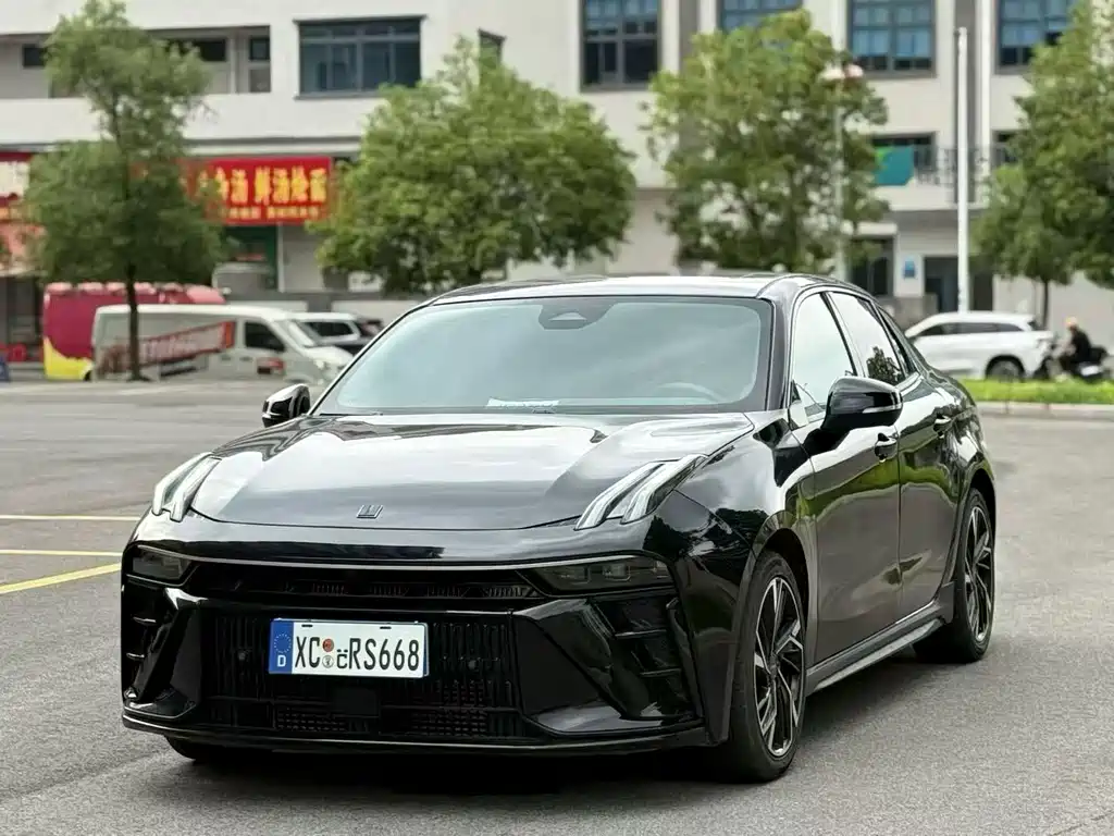 Lynk & Co 03
