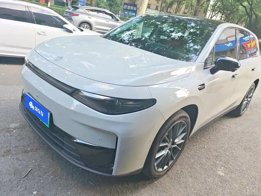 Leapmotor C10