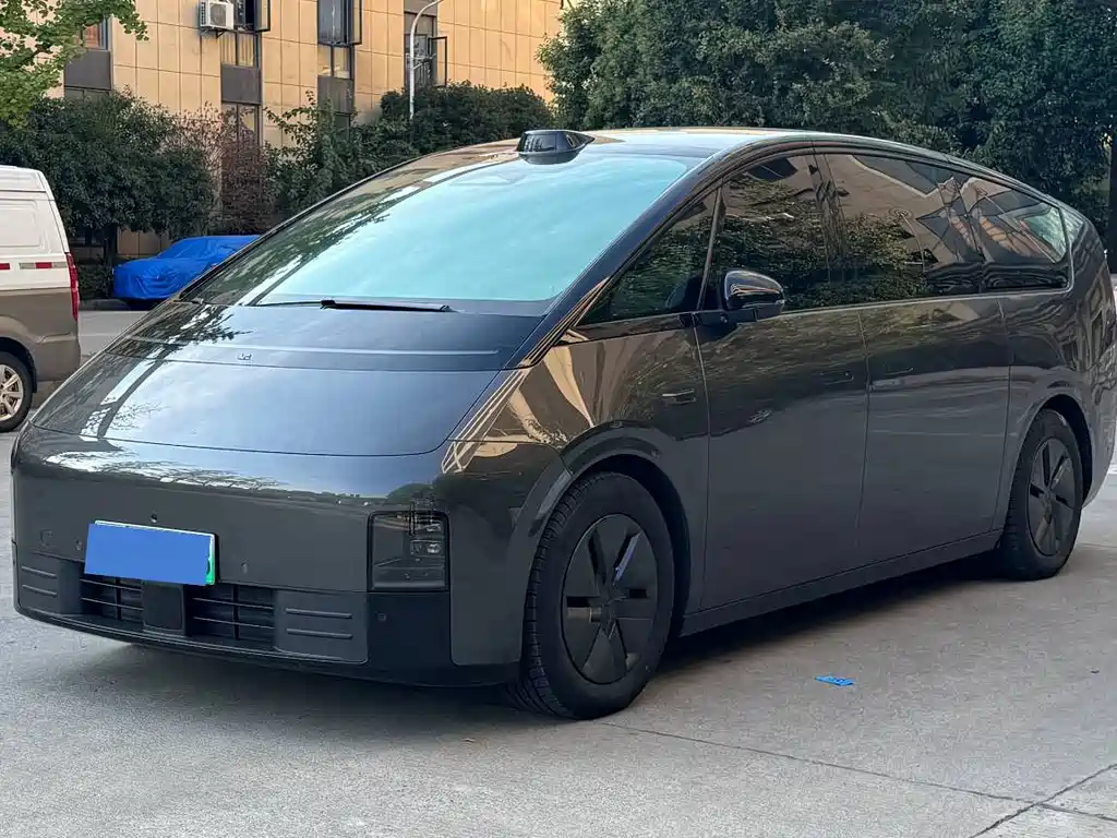Li Auto MEGA