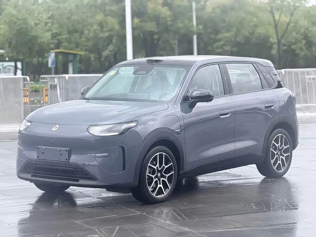 Leapmotor A10