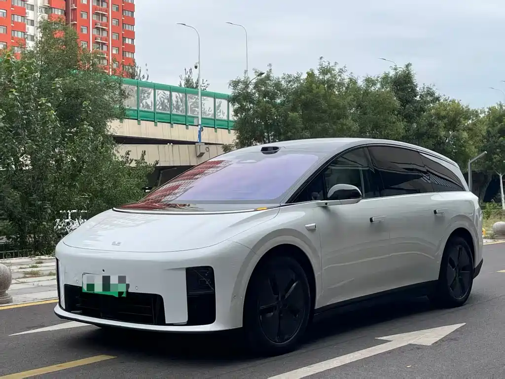 Li Auto i8