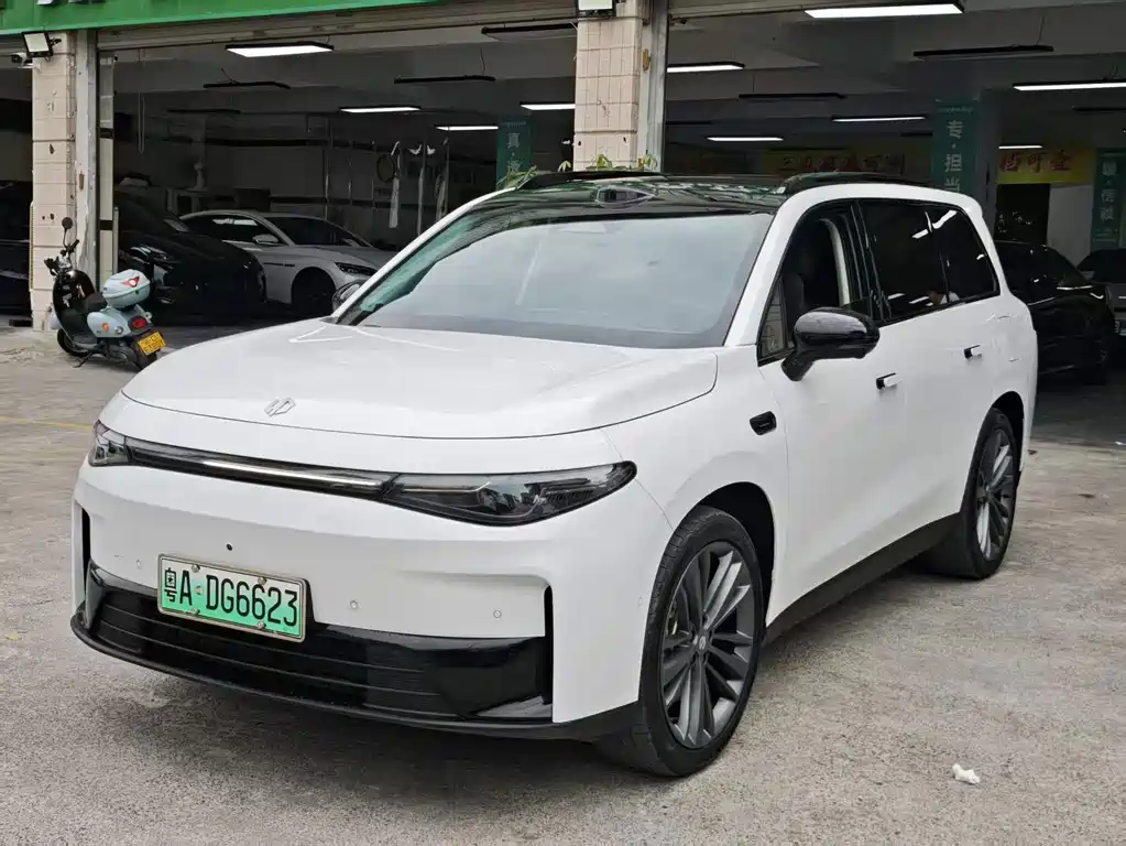 Leapmotor C16