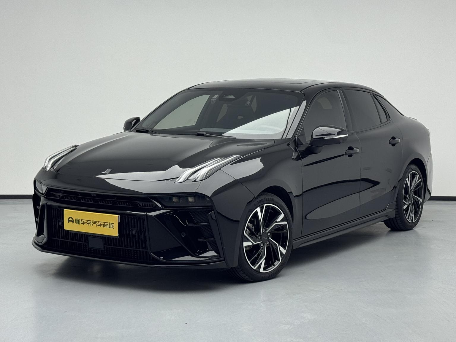 Lynk & Co 03