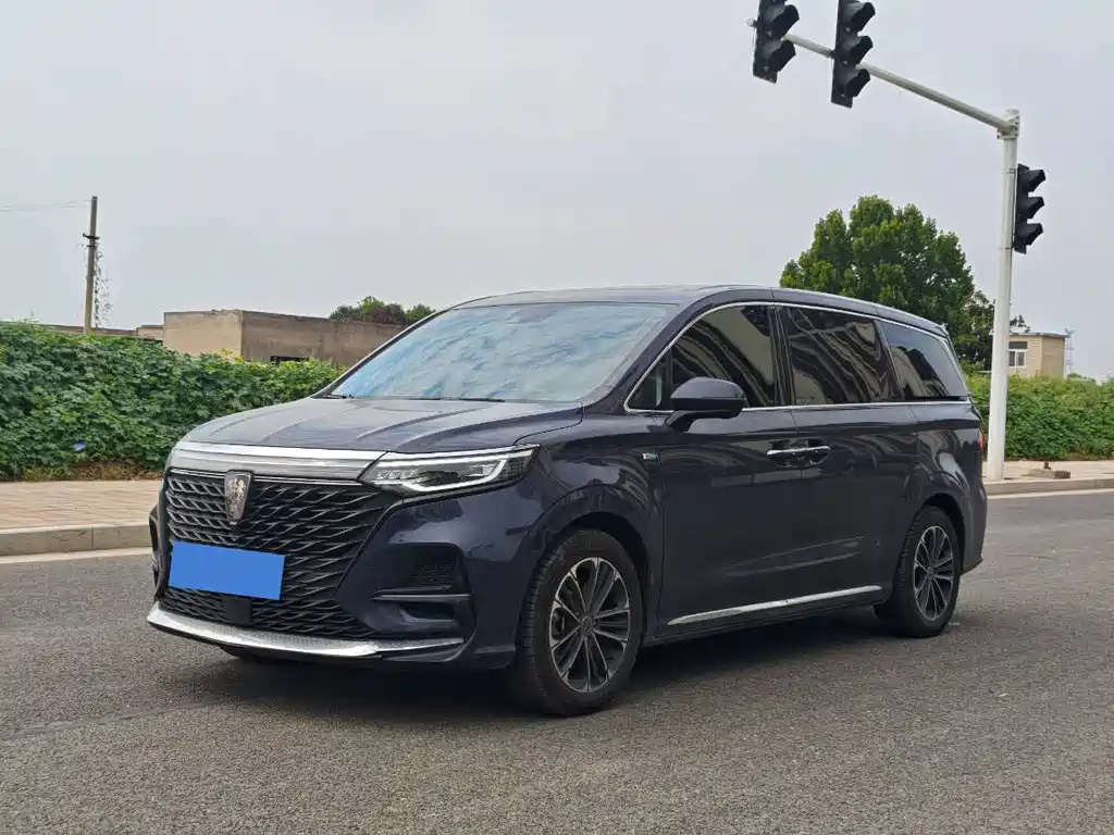 Roewe iMAX8