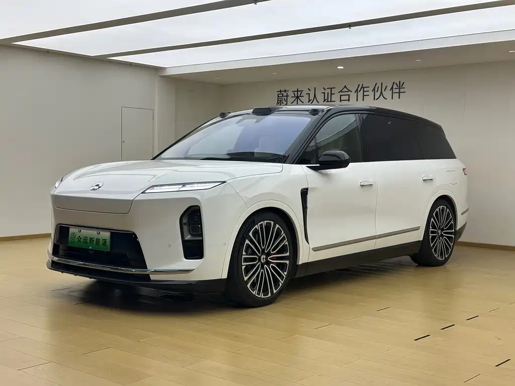 NIO ES8