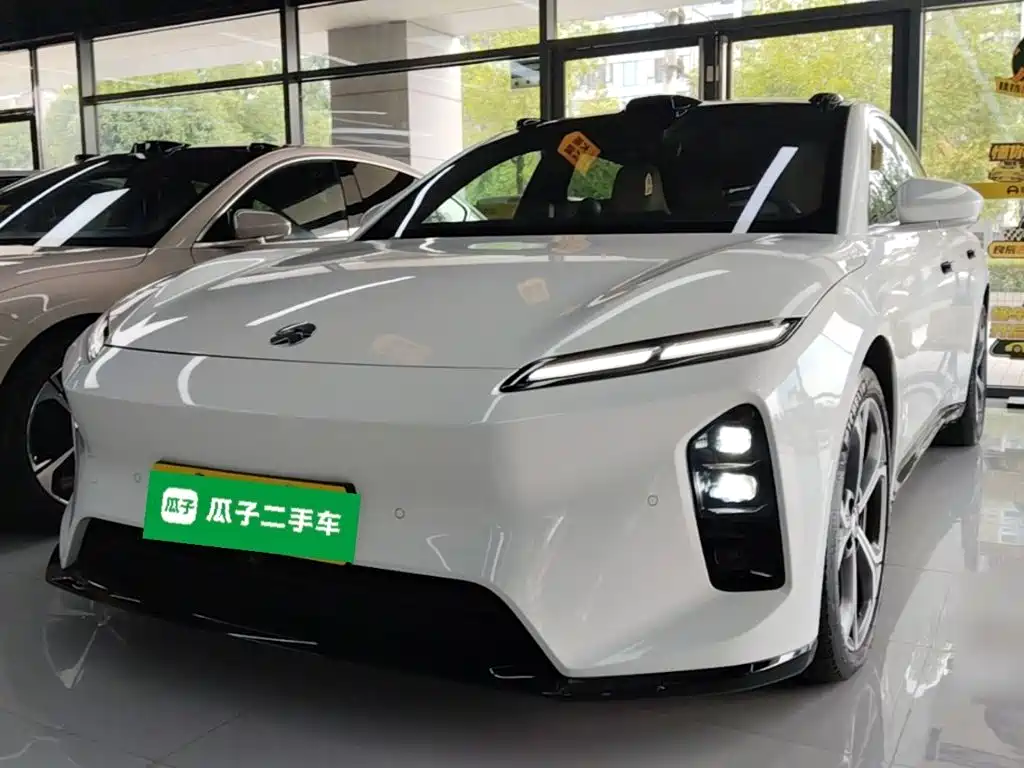 NIO ET5
