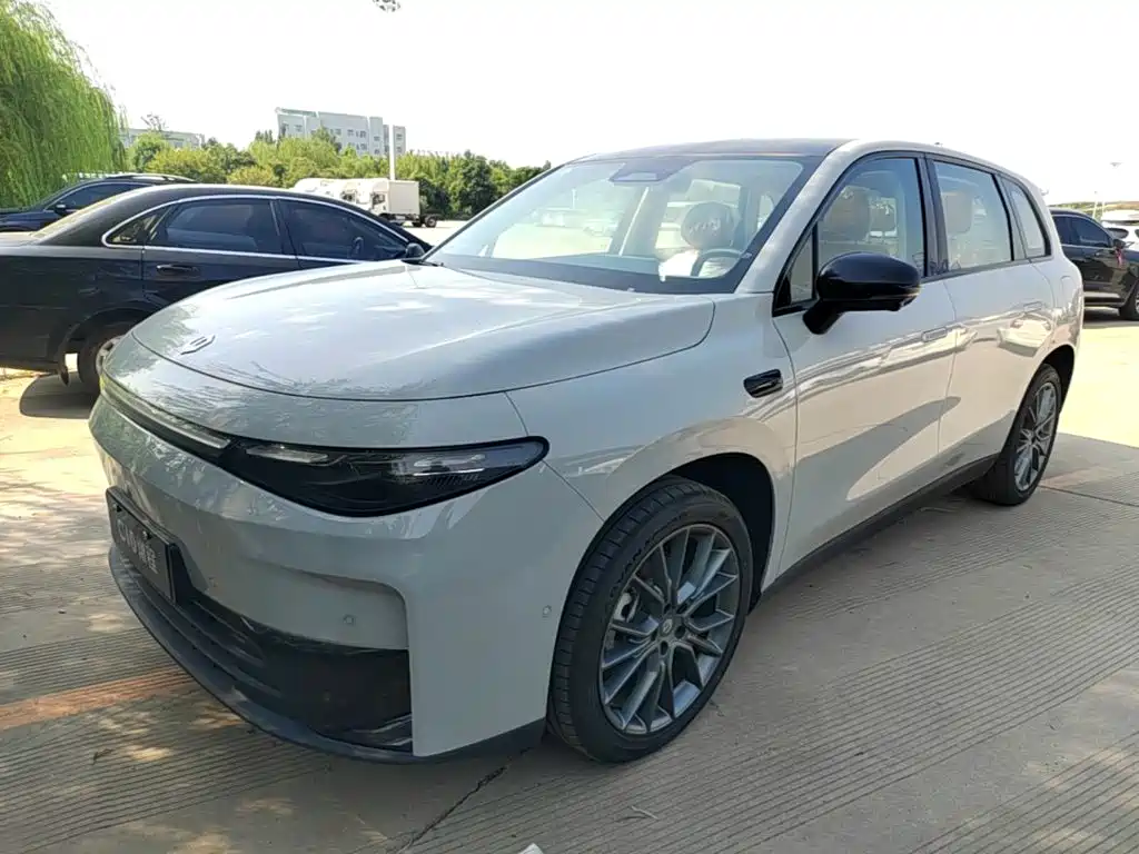 Leapmotor C10