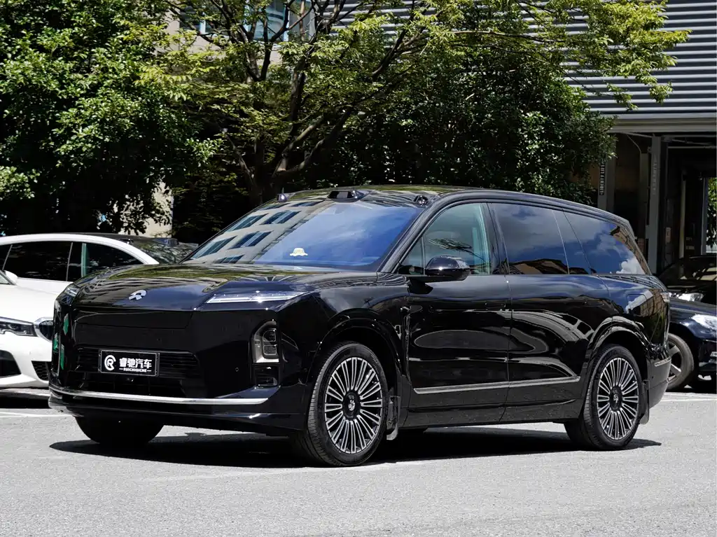 NIO ES8
