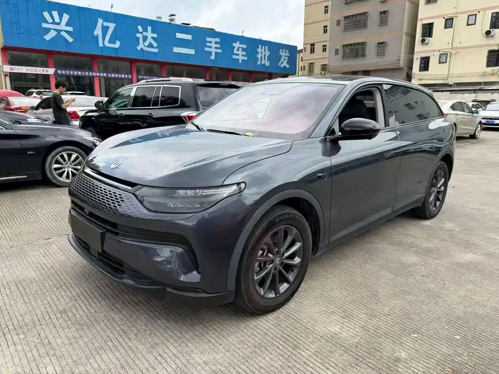 Leapmotor C11