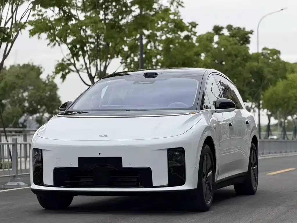 Li Auto i8