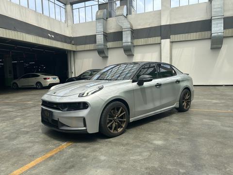 Lynk & Co 03