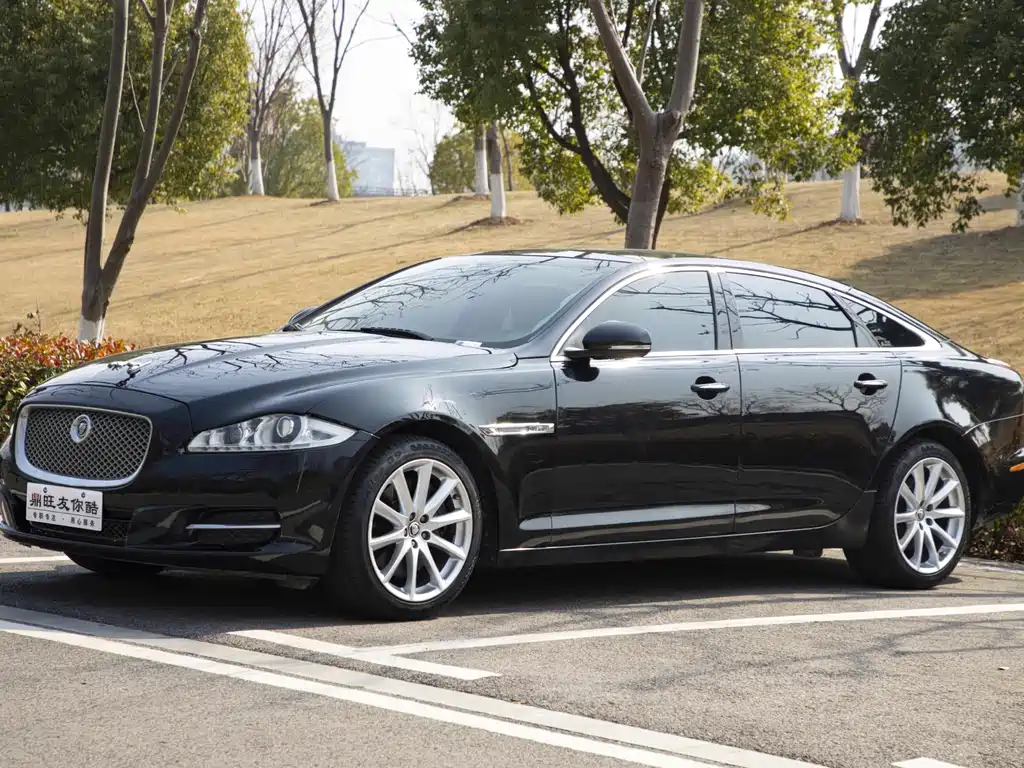 Jaguar XJ