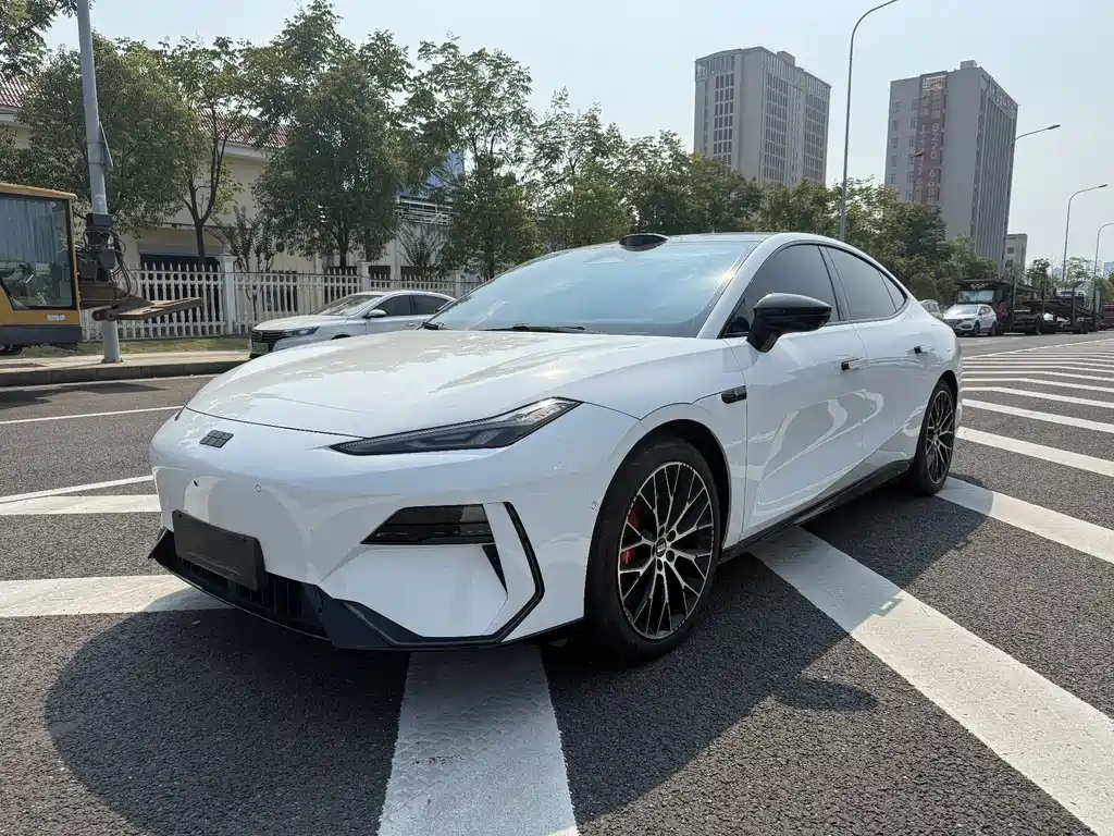 Geely Galaxy Galaxy E8