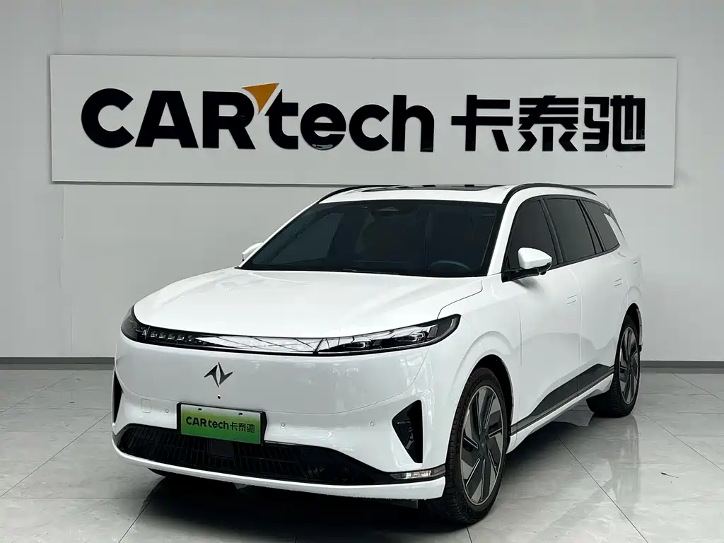 Dongfeng eπ008