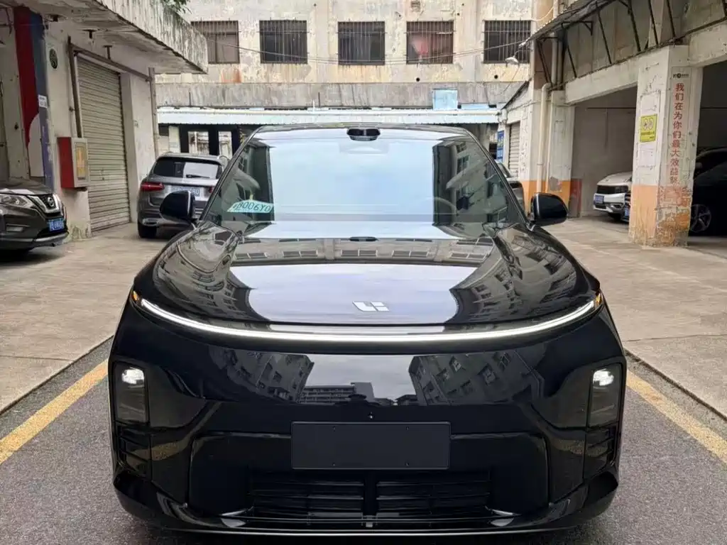 Li Auto L6