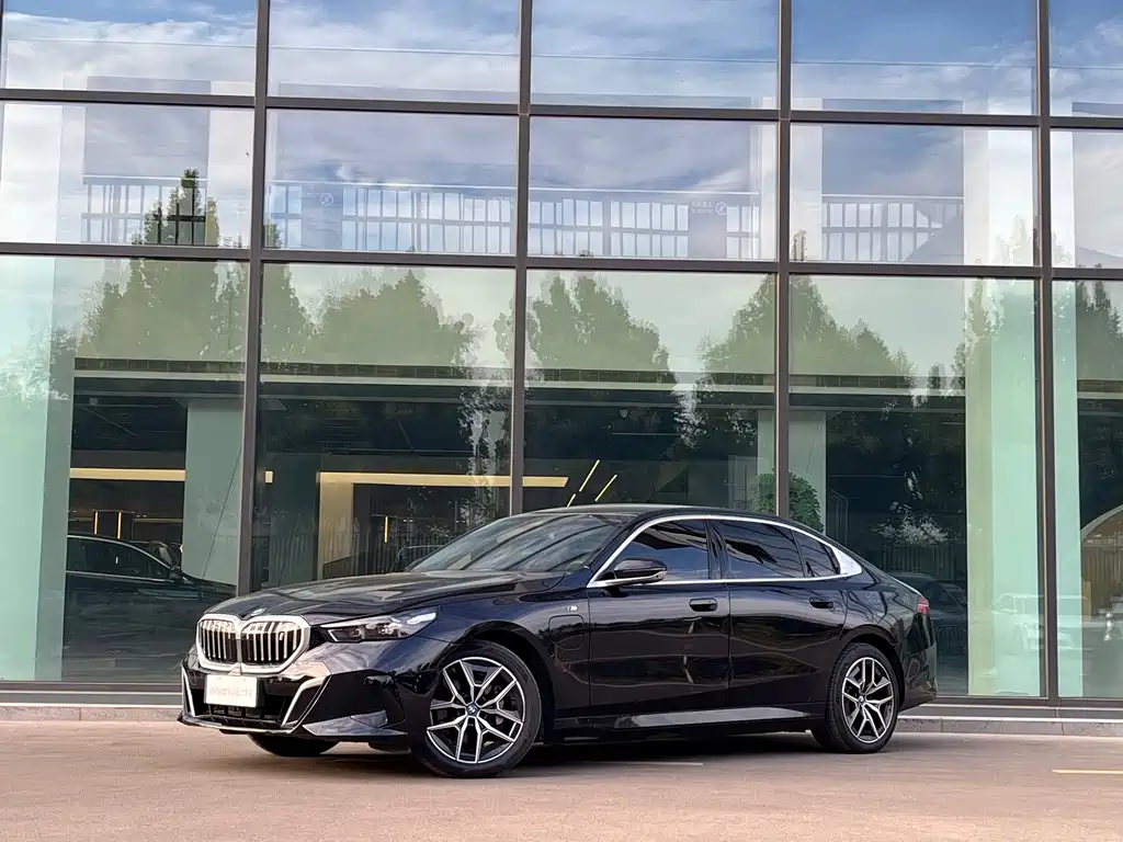 BMW i5