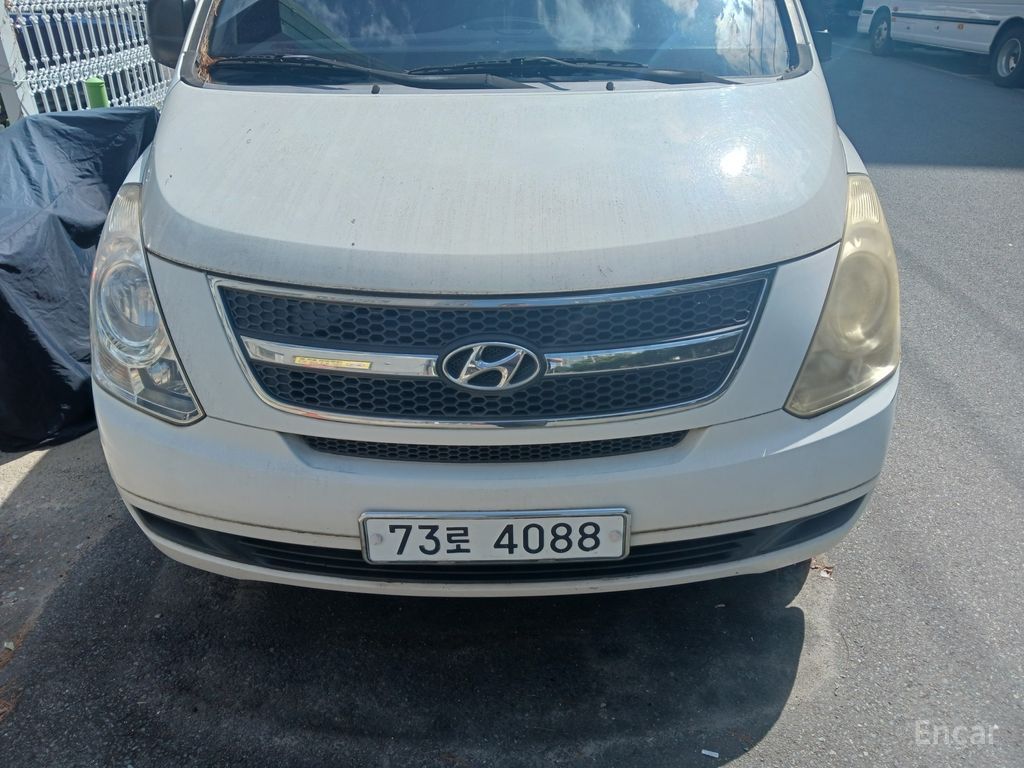 Hyundai Starex