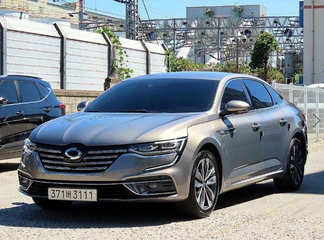 Renault SM6