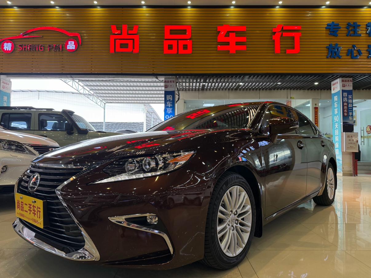 Lexus ES