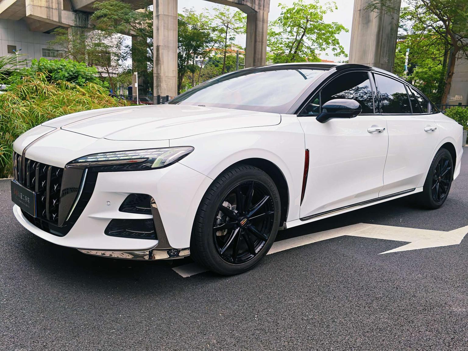 Hongqi H6