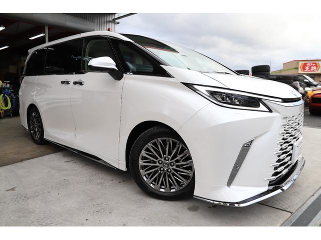 Lexus LM