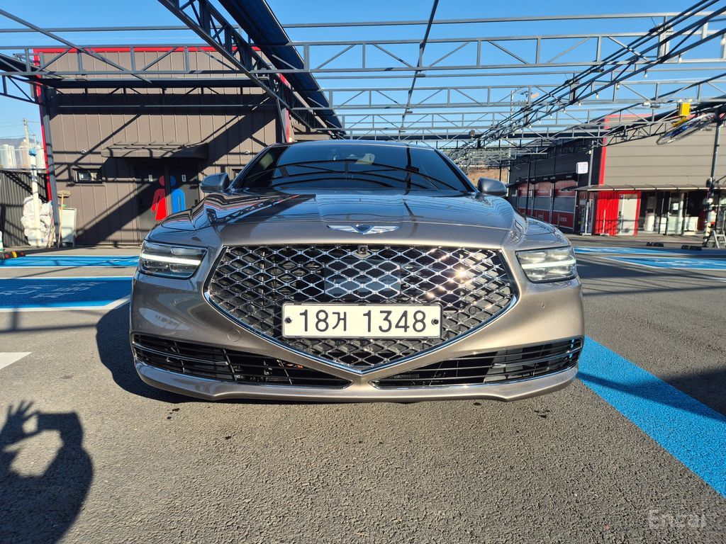 Genesis G90