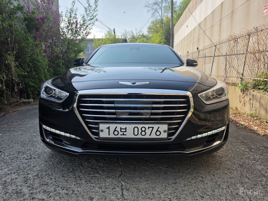 Genesis EQ900