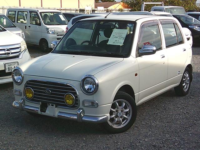 Daihatsu Mira Gino