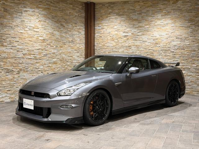 Nissan GT-R