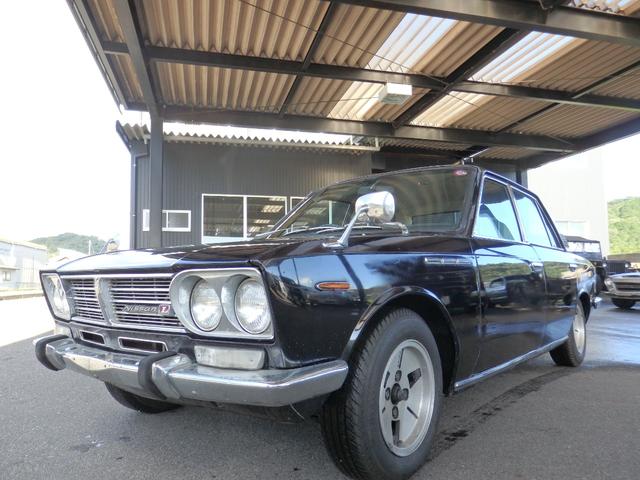Nissan Laurel