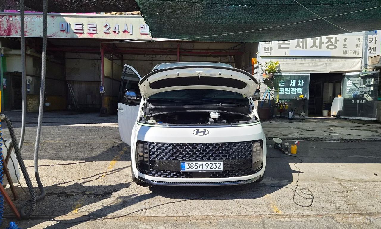 Hyundai Staria
