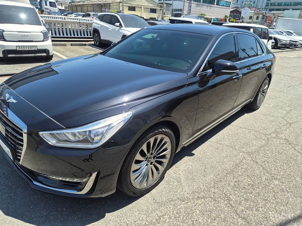 Genesis EQ900