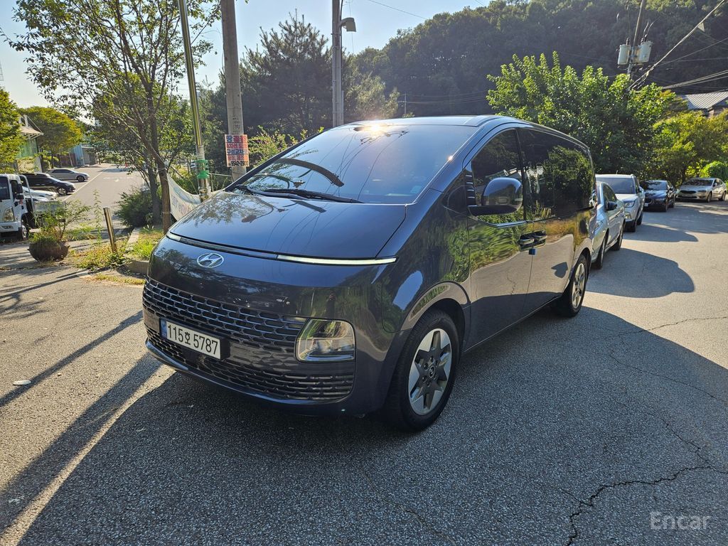 Hyundai Staria