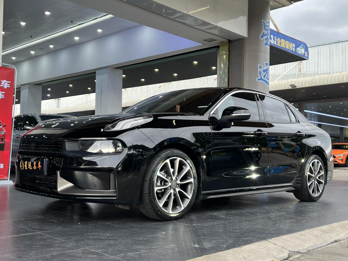 Lynk & Co 03