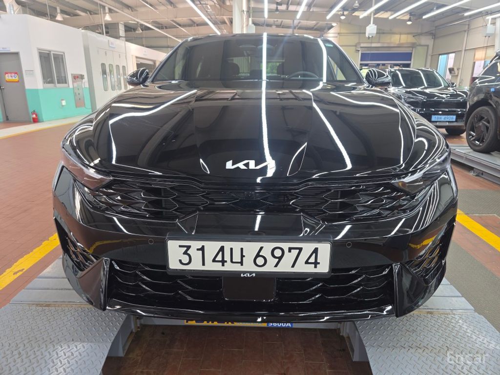 Kia K5 hybrid