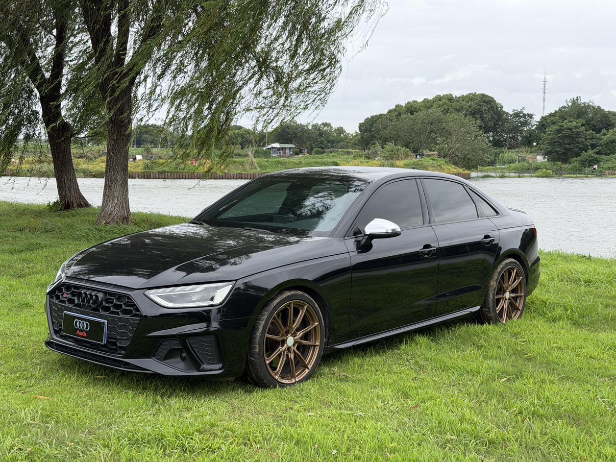 Audi S4