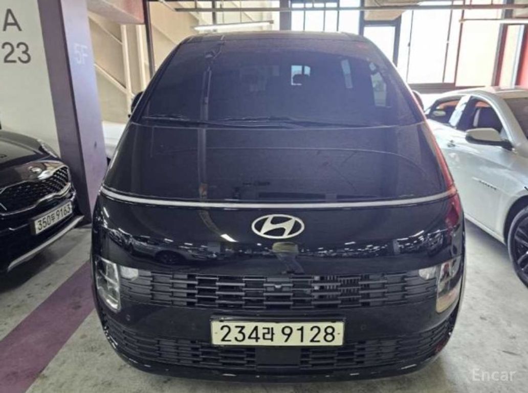 Hyundai Staria