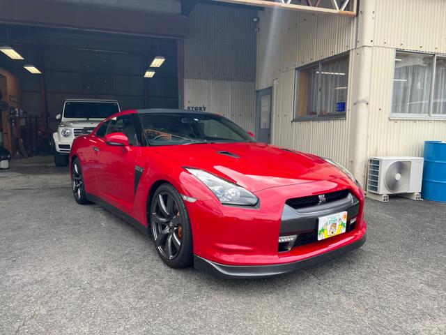 Nissan GT-R