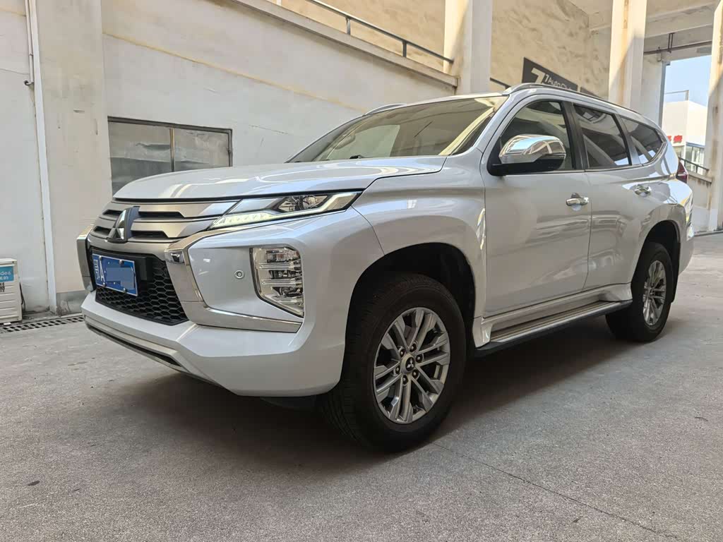 Mitsubishi Pajero Sport