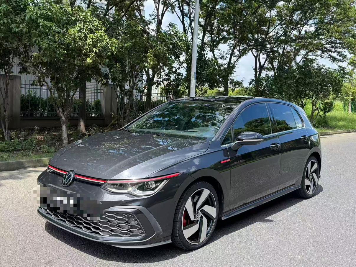 Volkswagen Golf GTI