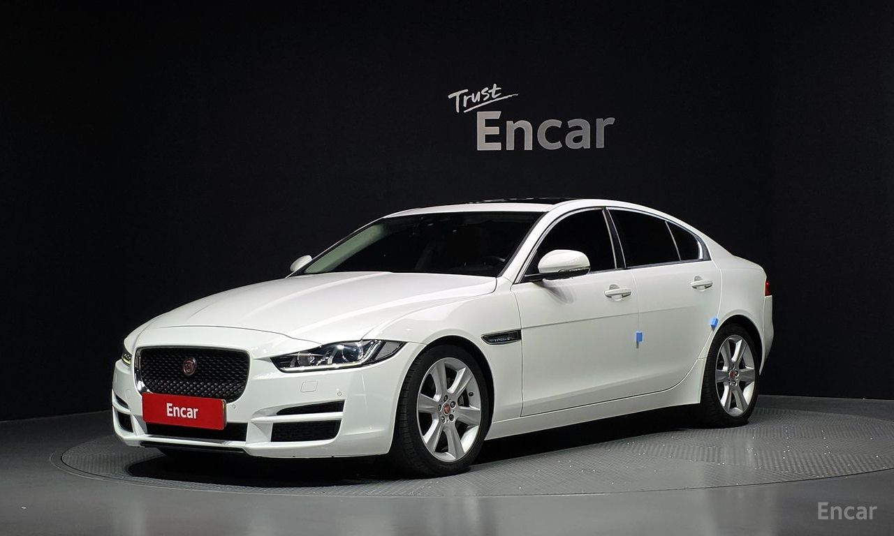 Jaguar XE