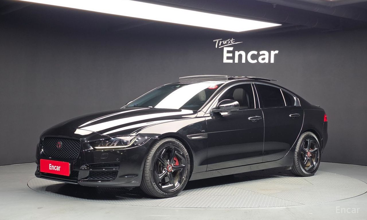 Jaguar XE