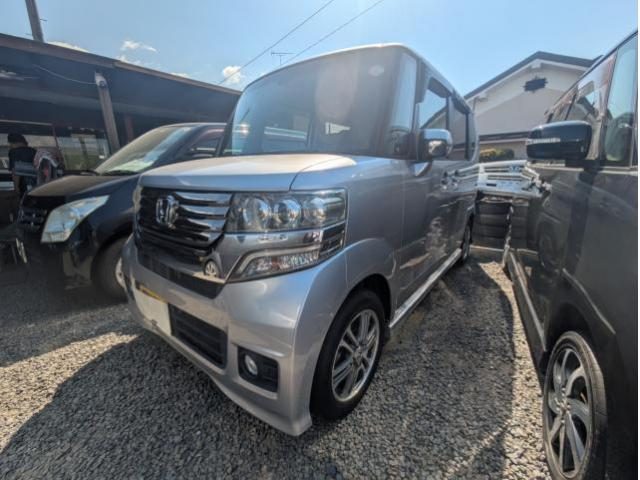 Honda N-BOX Custom